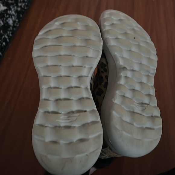 Skechers Memory Foam Cheetah Print Winter Booties - Picture 6 of 6